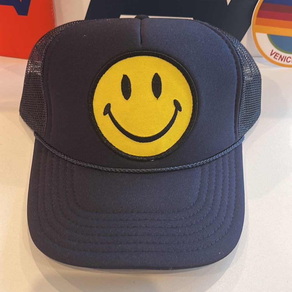 NWT  Aviator Nation Smiley -  Trucker Hat Navy